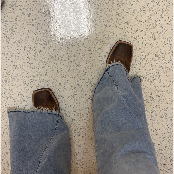 Ariat Womens Dark Brown square toed boots - Picture 2 of 7